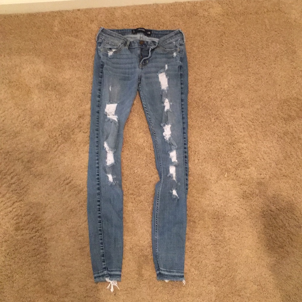 Size 3 Hollister skinny jeans w26